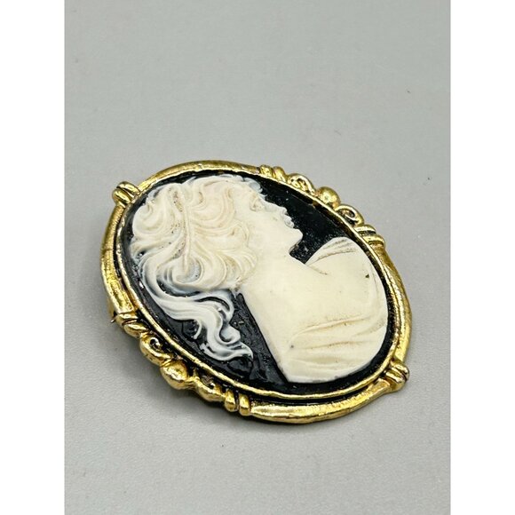 Vintage Resin Cameo Brooch Black and White Lady Profile on Gold Tone Setting - Picture 3 of 6